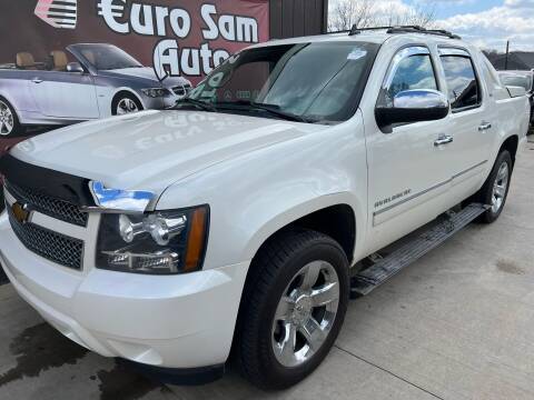 2012 Chevrolet Avalanche for sale at Euro Auto in Overland Park KS