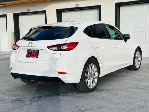 2017 Mazda MAZDA3 Touring