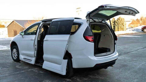 2022 Chrysler Pacifica Touring L