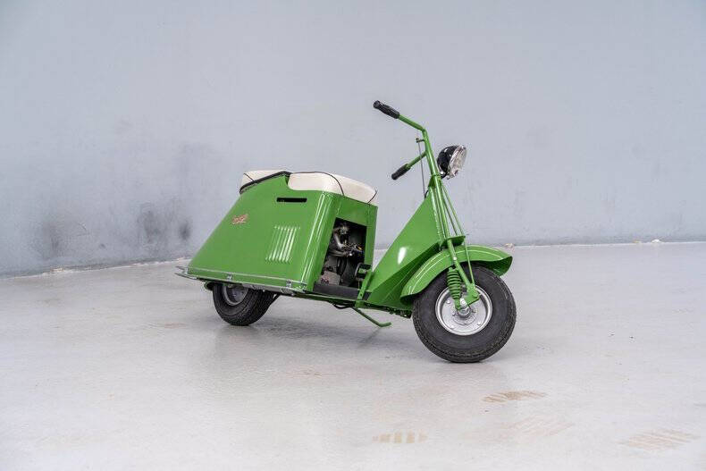 1950 Cushman Road King Model 65