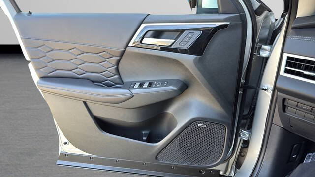 2026 Mitsubishi Outlander PHEV SEL