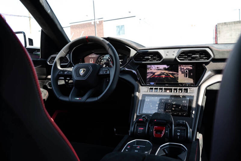 2024 Lamborghini Urus Performante