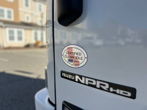 2024 Isuzu NPR-HD
