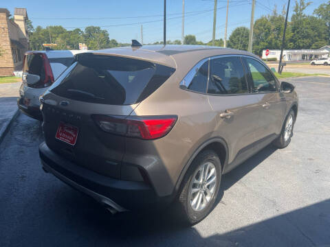 2020 Ford Escape SE