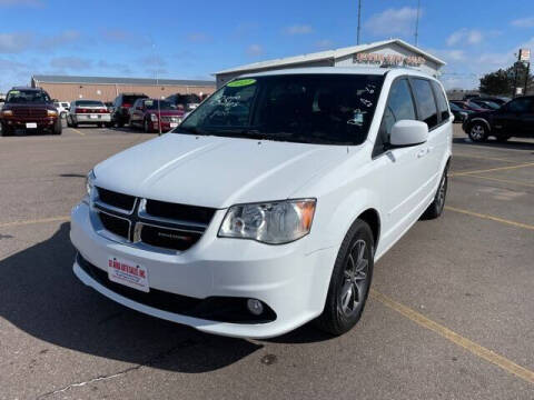 2017 Dodge Grand Caravan for sale at De Anda Auto Sales in South Sioux City NE