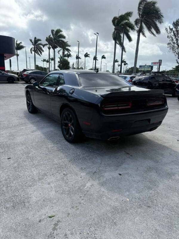 2021 Dodge Challenger SXT