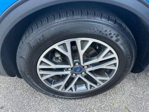 2020 Ford Escape SEL