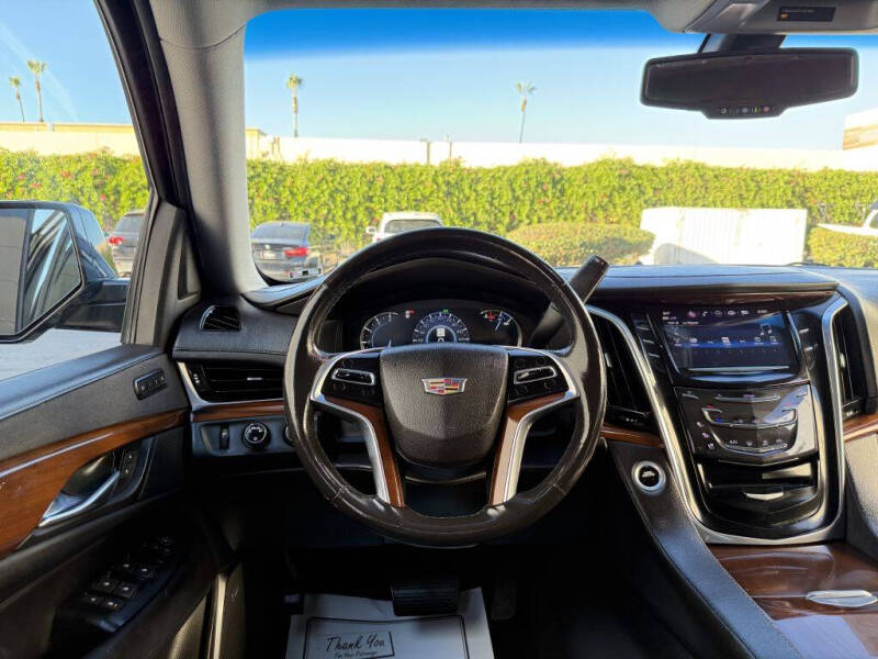 2018 Cadillac Escalade Standard