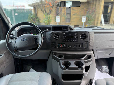 2011 Ford E-Series E-350 SD XLT