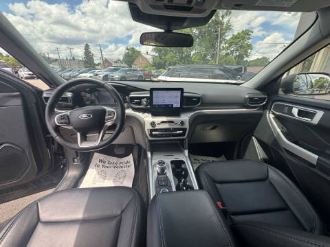 2024 Ford Explorer XLT