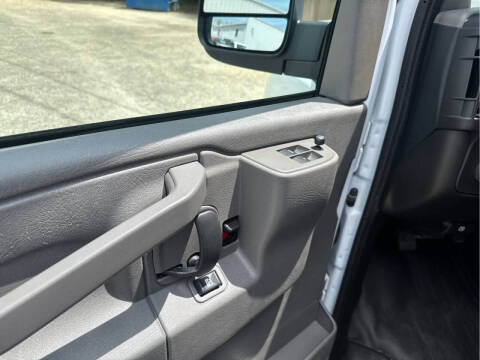 2024 Chevrolet Express 2500