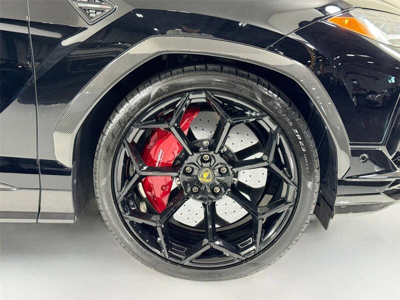 2023 Lamborghini Urus Performante