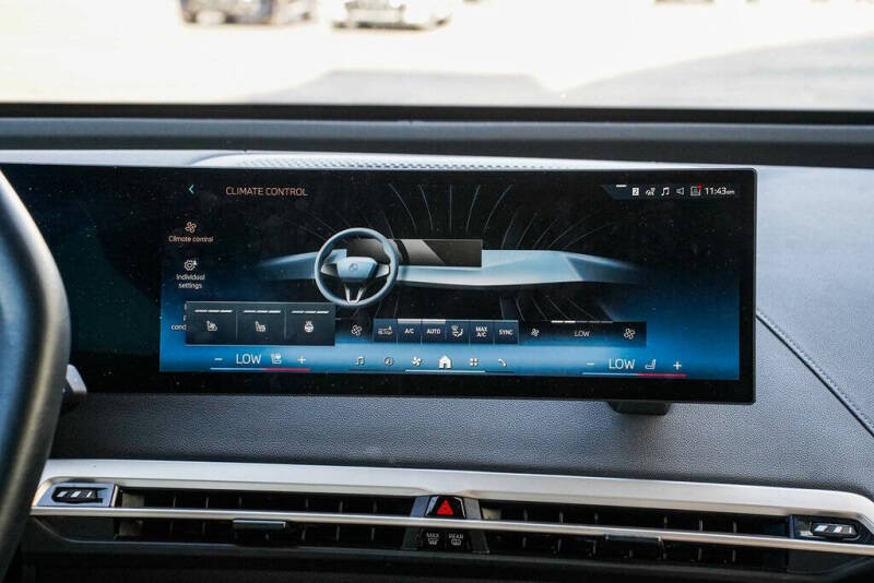 2025 BMW iX xDrive50