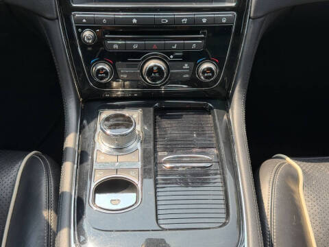 2016 Jaguar XJ R-Sport