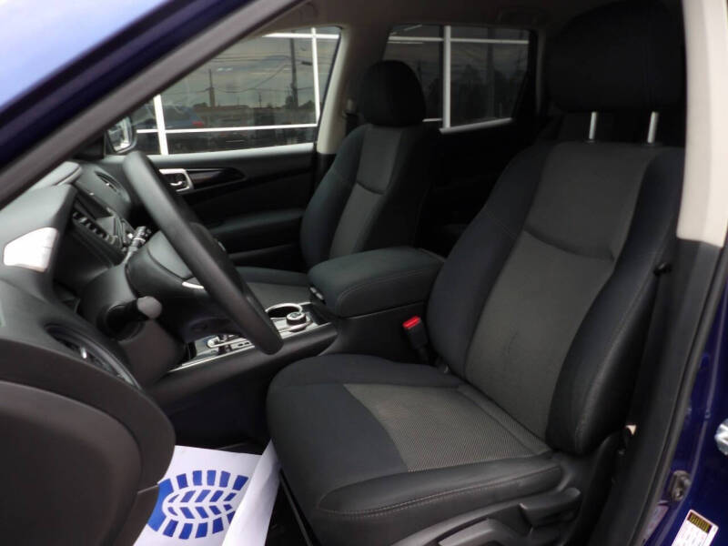 2017 Nissan Pathfinder S