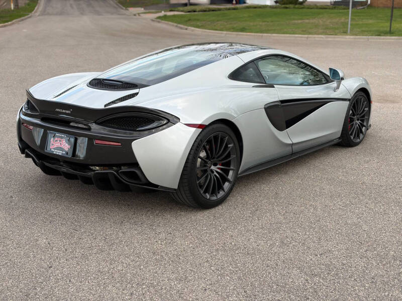 2017 McLaren 570GT
