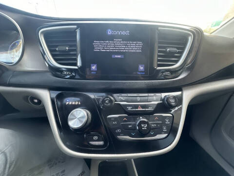 2017 Chrysler Pacifica Touring Plus