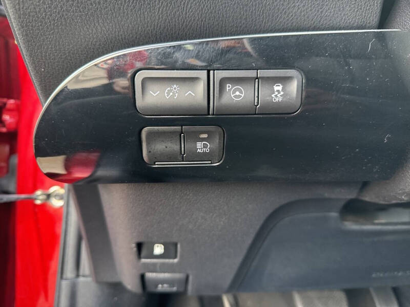 2022 Toyota Prius LE