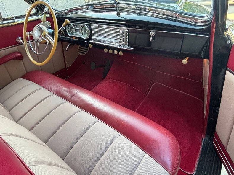 1950 Packard Custom 8 Victoria