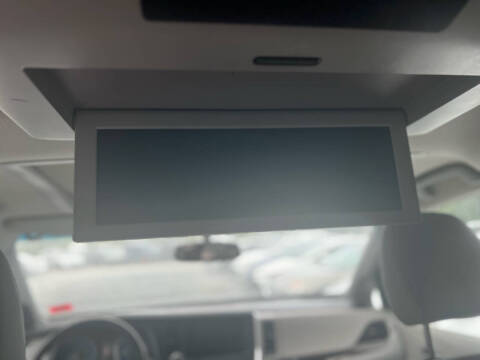 2016 Toyota Sienna XLE Premium 8-Passenger