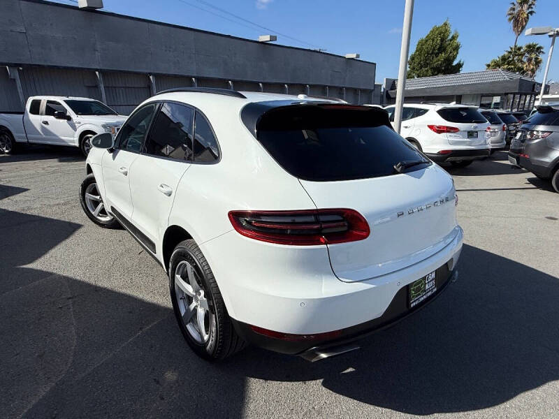 2017 Porsche Macan