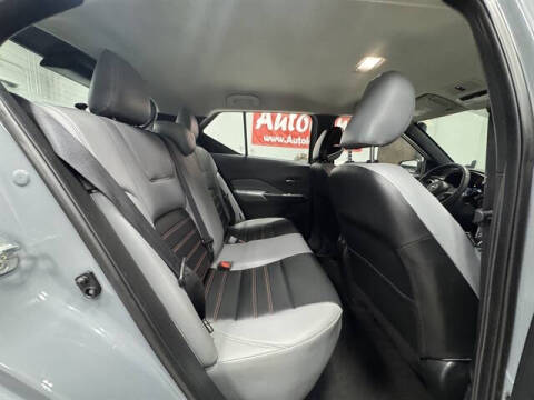 2022 Nissan Kicks SR