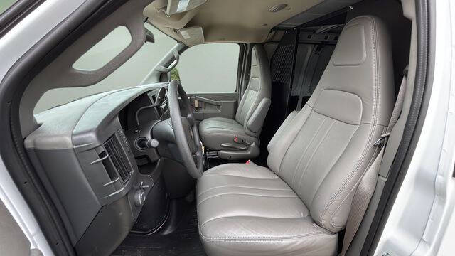 2025 Chevrolet Express 2500