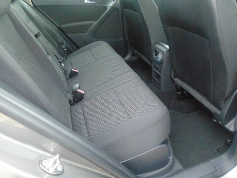 2011 Volkswagen Tiguan SE