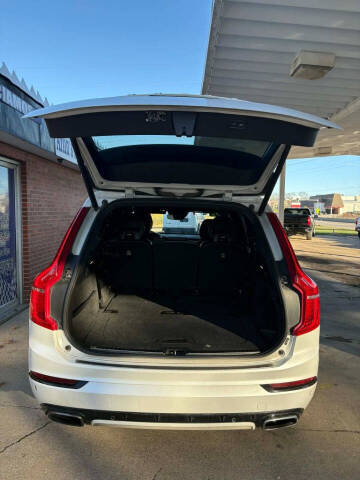 2019 Volvo XC90 T6 R-Design
