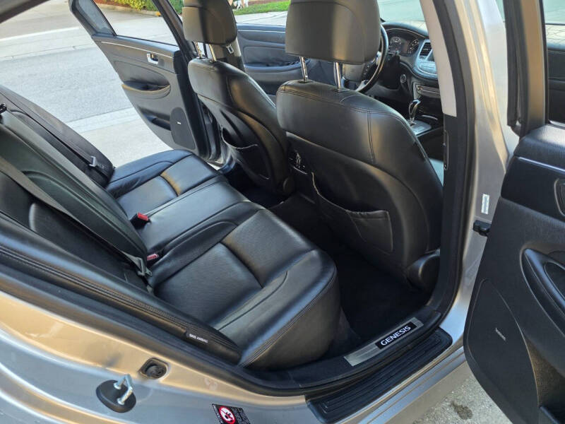 2012 Hyundai Genesis 5.0L R-Spec