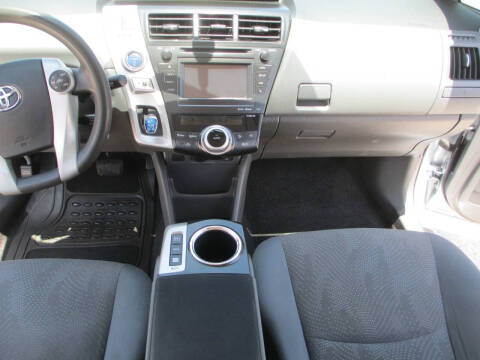2014 Toyota Prius v Five