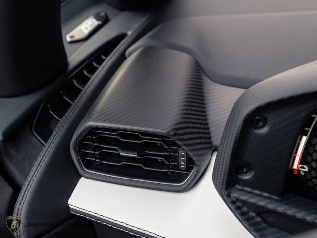 2024 Lamborghini Revuelto