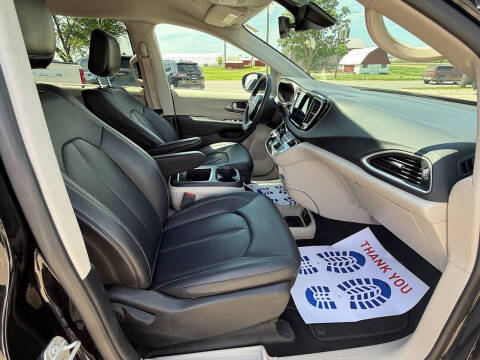 2024 Chrysler Pacifica Touring L