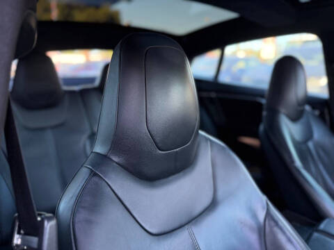 2015 Tesla Model S 70