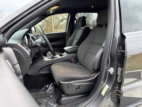 2019 Jeep Grand Cherokee Laredo