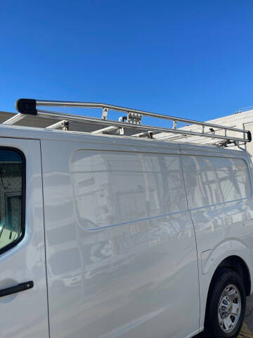 2016 Nissan NV 2500 HD SV