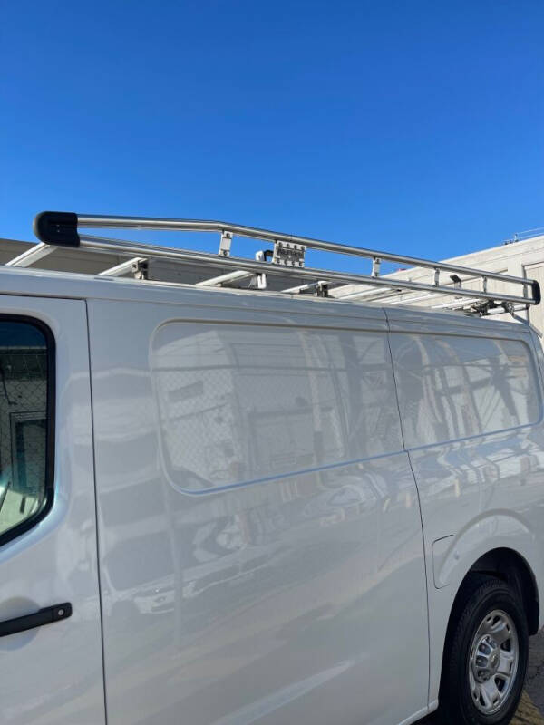 2016 Nissan NV 2500 HD SV