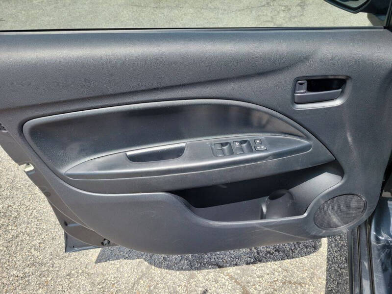 2024 Mitsubishi Mirage ES