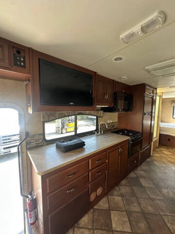 2014 Thor Motor Coach CHATEAU 31L
