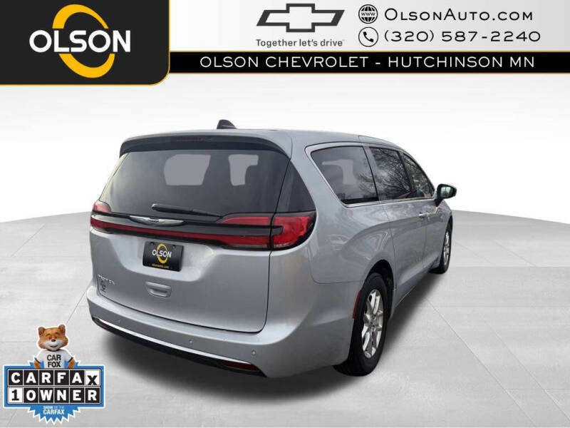 2024 Chrysler Pacifica Touring L