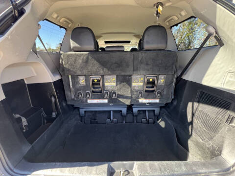 2017 Toyota Sienna SE Premium 8-Passenger