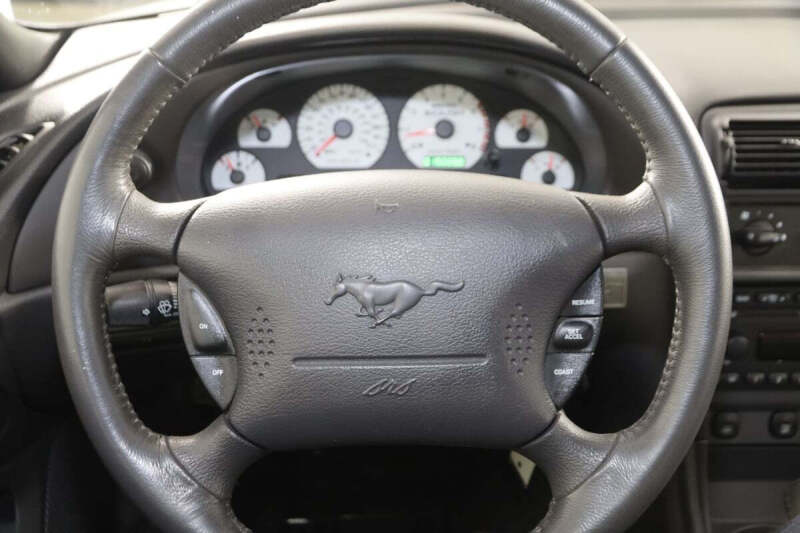2002 Ford Mustang GT Deluxe