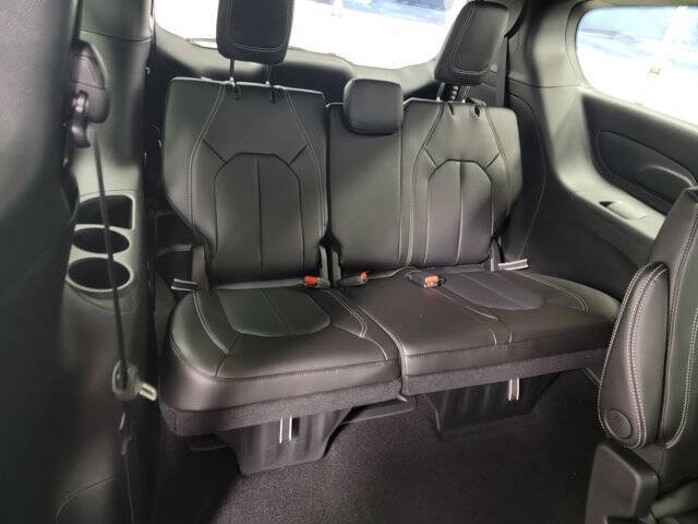 2026 Chrysler Voyager LX