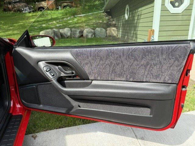 2001 Chevrolet Camaro 32