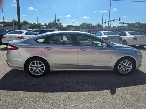 2013 Ford Fusion SE