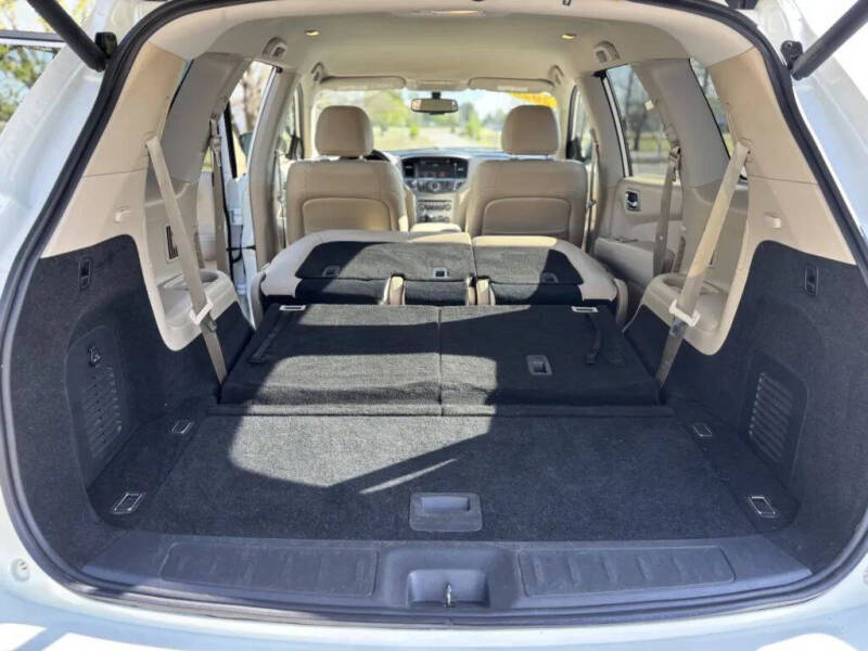 2020 Nissan Pathfinder SL