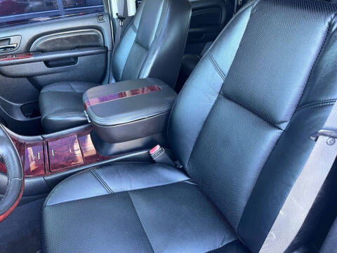 2011 Cadillac Escalade Premium