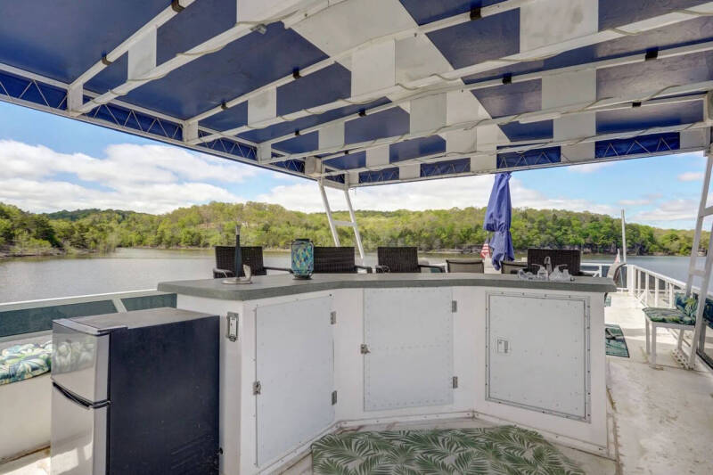 2000 FUN COUNTRY HOUSE BOAT