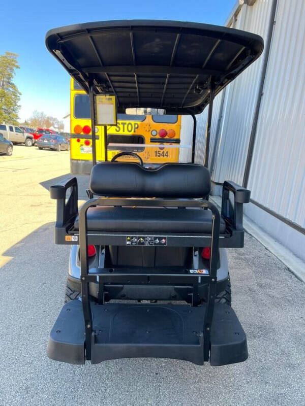 2024 E-Z-GO Express S4 Gas