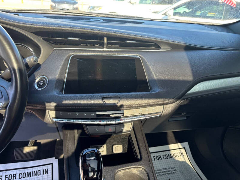 2020 Cadillac XT4 Premium Luxury